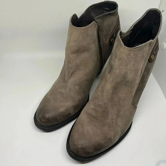 Shoemint Taupe Zip Back Stacked Heel Western Faux Leather Ankle Boots Size 8.5 - Picture 2 of 9